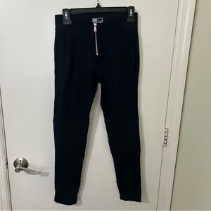 Women’s Black Skinny Ribbed Knee Zipper Accent Moto Pants Trousers